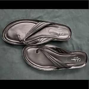 Cole Haan leather sandal in black, size 8.